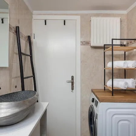 Old Harbor Luxury Living Chania Apartment