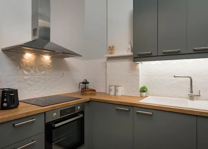 Calmera Luxury Living Apartment