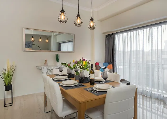 Calmera Luxury Living Apartment